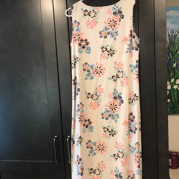 Long sleeveless tunic style dress - Picture 2 of 4